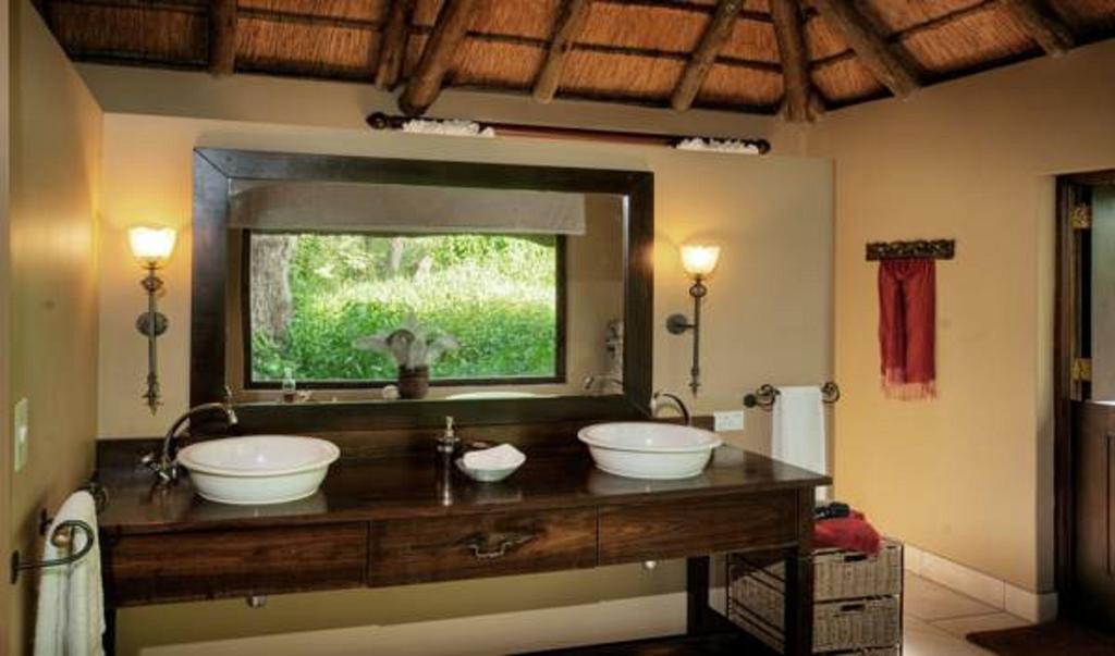 Royal Tree Lodge Маун Номер фото