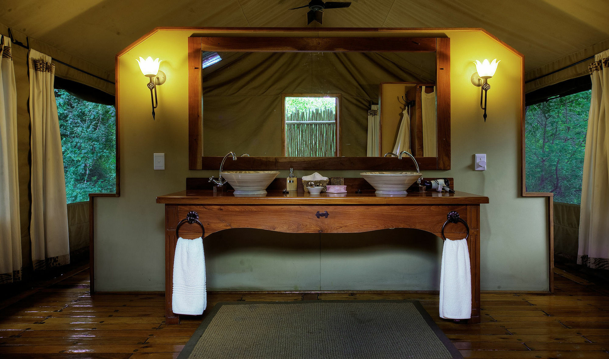 Royal Tree Lodge Маун Екстер'єр фото